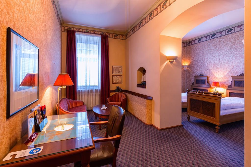 Hotel Continental Plzeň Kültér fotó