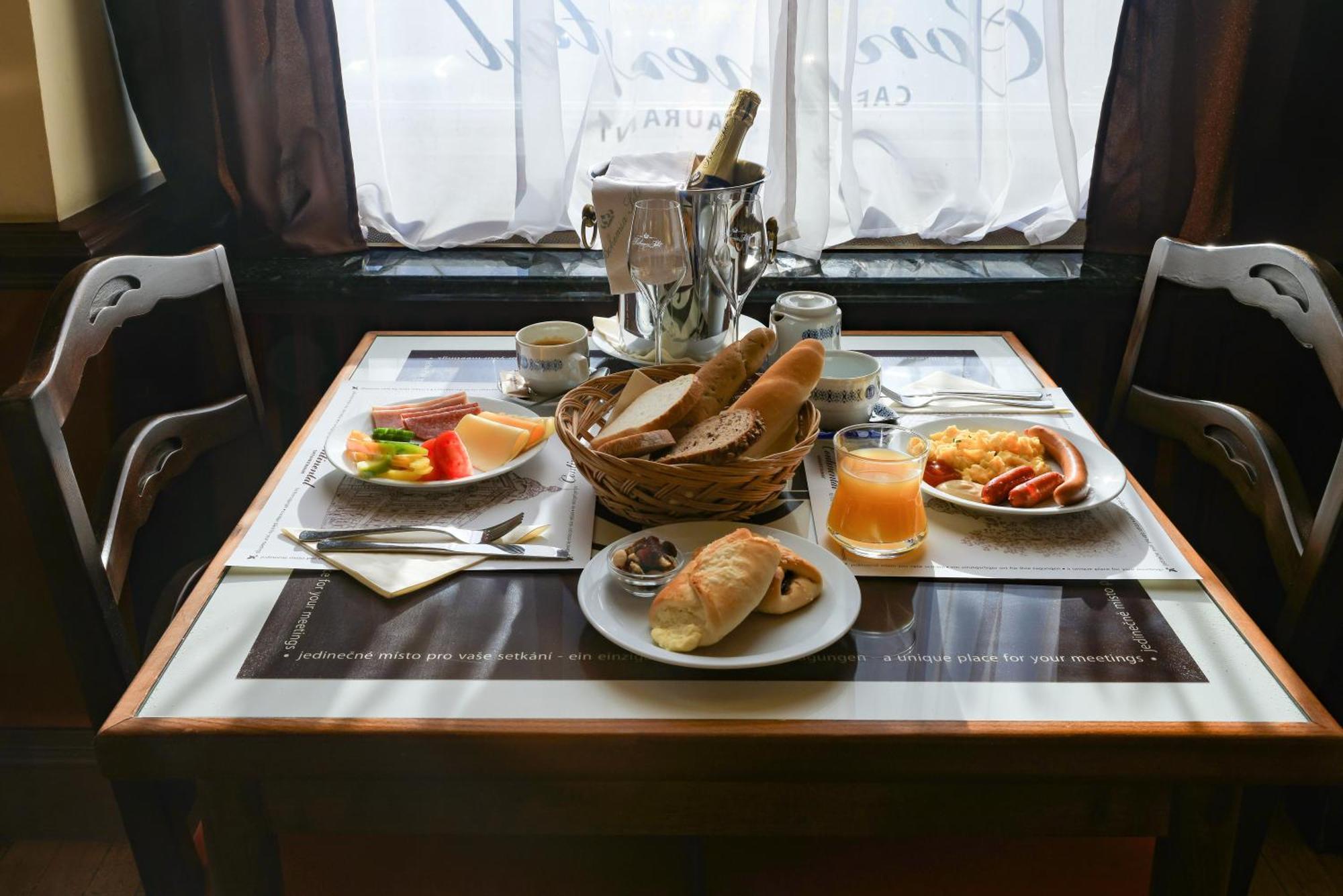 Hotel Continental Plzeň Kültér fotó