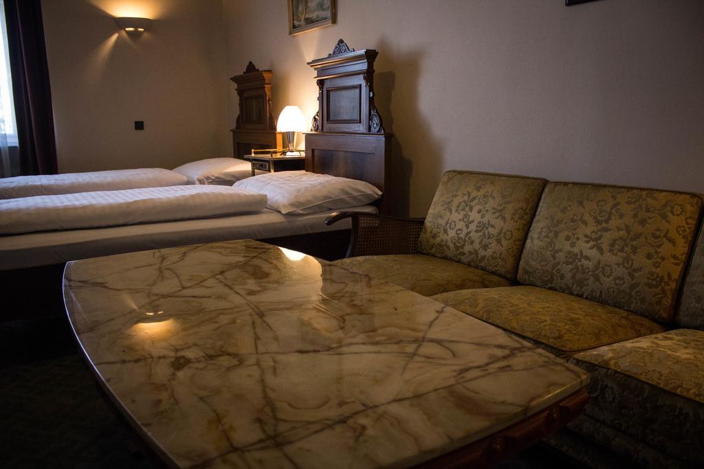 Hotel Continental Plzeň Szoba fotó